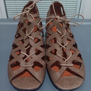 Gentle Soul Size 10M Toupe